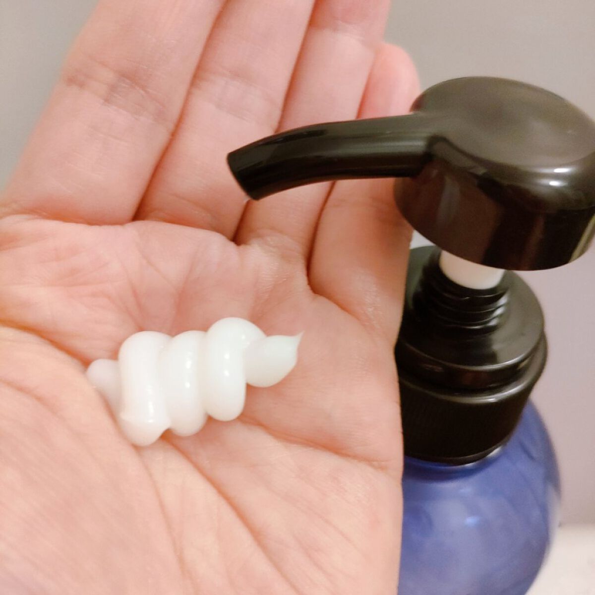 カームナイトリペアシャンプー／トリートメント/YOLU/市販シャンプーを使ったクチコミ（3枚目）