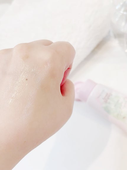 VECUA Honey ワンダーハニー とろとろハンドクリーム サクラウララのクチコミ「ワンダーハニー 
とろとろハンドクリーム 
サクラウララ
使ってみたよ😍😍😍
ふんわ.....」(3枚目)