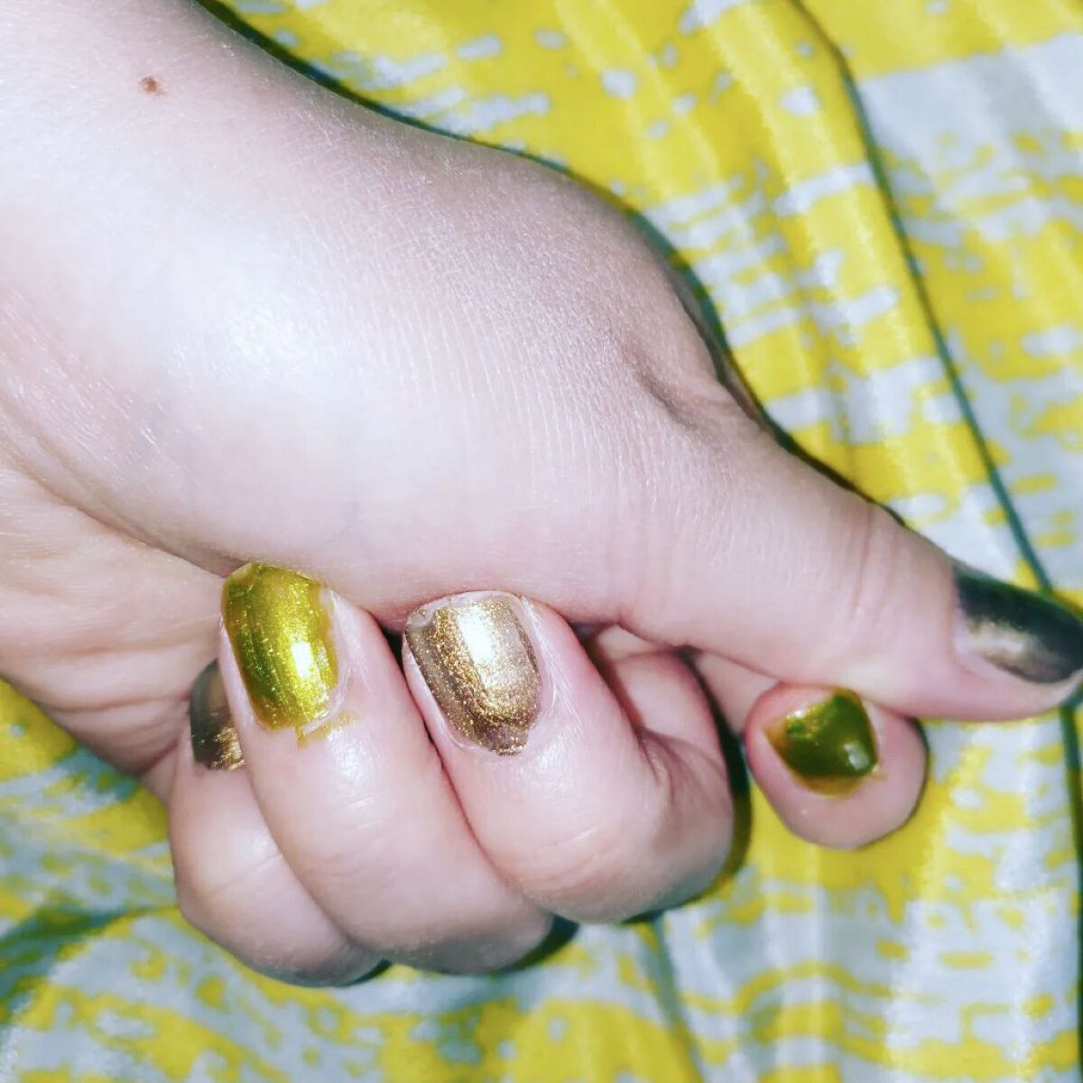 エレガンス ラズル エナメルラッカー 02 Cocalero/エレガンス ラズル /マニキュアを使ったクチコミ（2枚目）