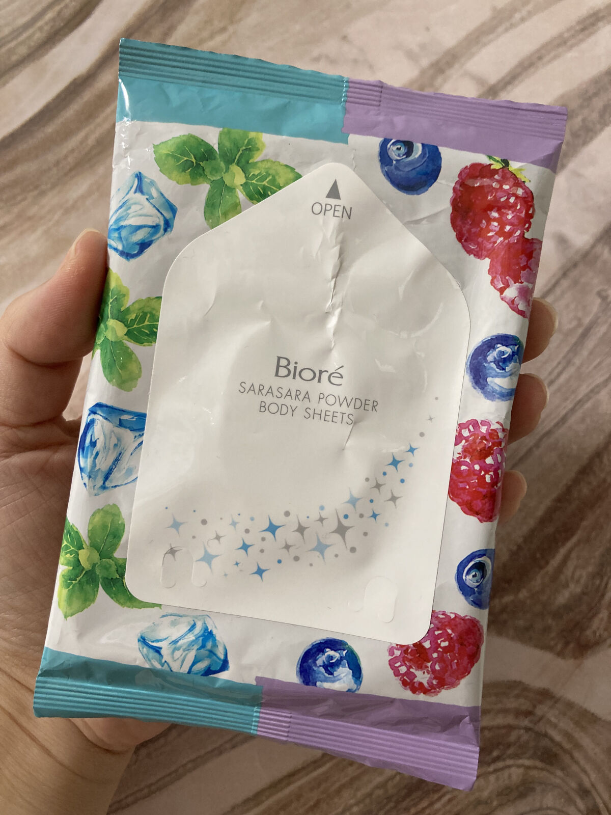 ビオレさらさらパウダーシート 香りマジック ひえひえミントto完熟