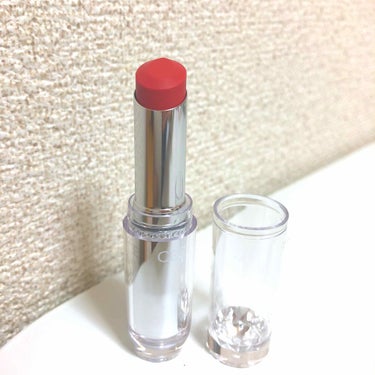 最近お気に入りのリップです。
セザンヌのラスティンググロスリップ RD1💄
赤リップほしいなと思って購入したんですけど、めっちゃよかったです😍👍
色落ちもなかなかしないし、塗ってても荒れないのでうれしい