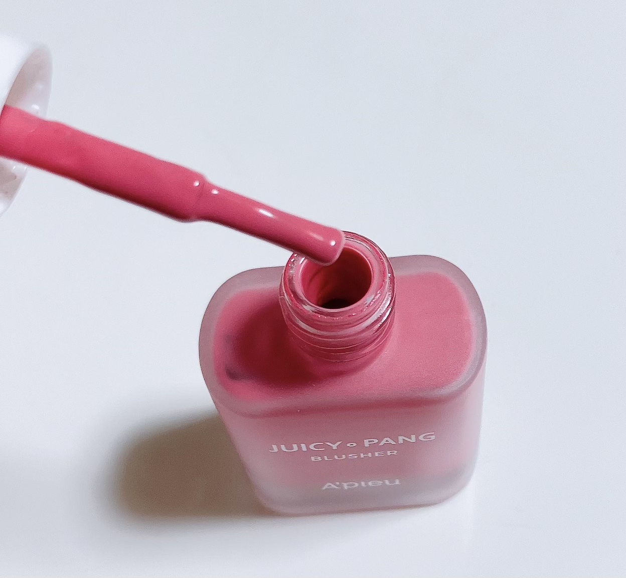 ジューシー パン ウォーター ブラッシャー PK02 RASPBERRY/A’pieu/リキッドチークを使ったクチコミ（3枚目）