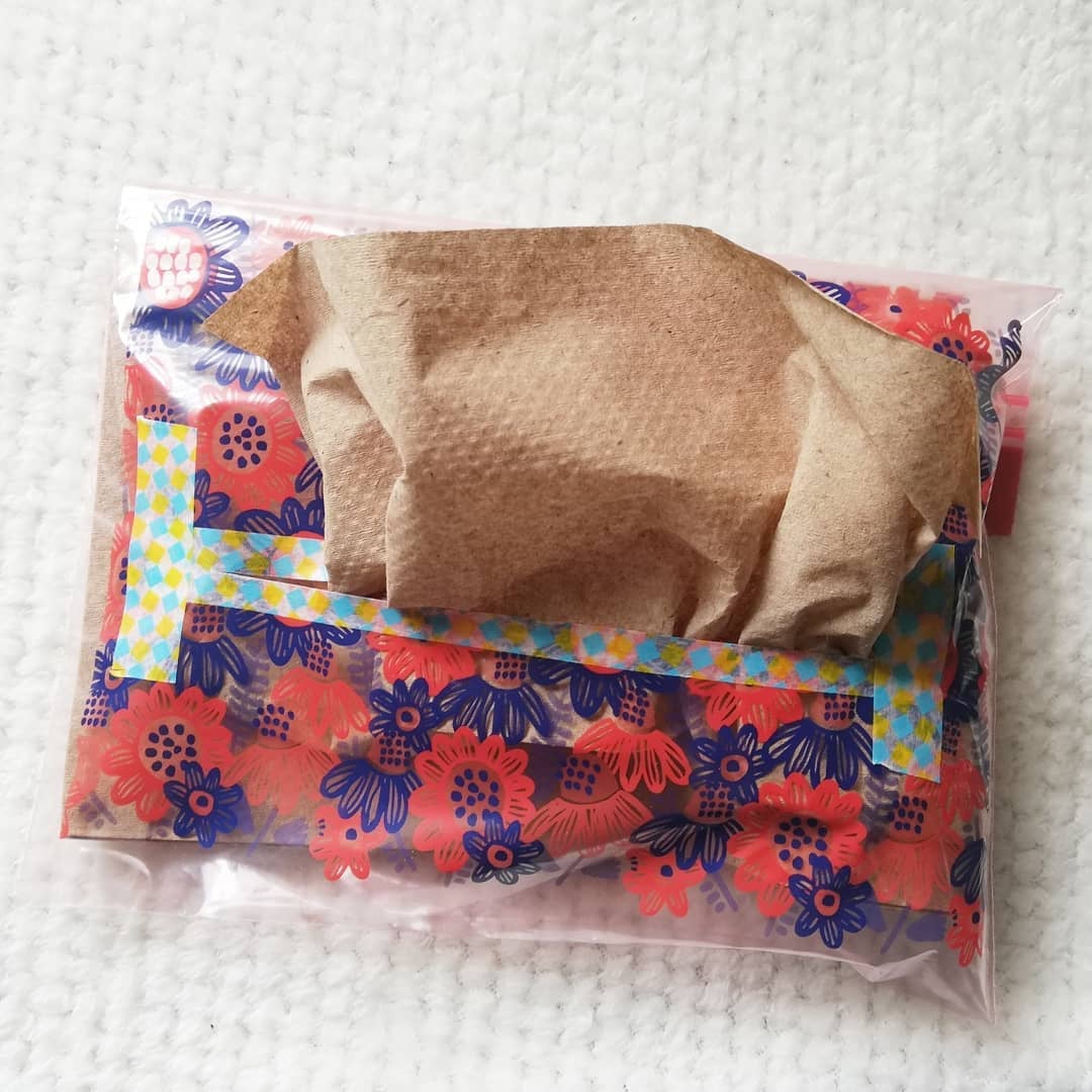 ひとりコスメ部 フォロバ100 on LIPS 「ジップロックで持ち歩き用ペーパータオル&ティッシュケースを作り..」(4枚目)