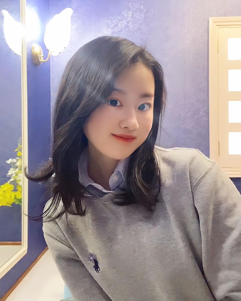 オレンジリップ🍊

最近はオレンジのリップにハマっています✨

私はブルベですが、オレンジピンクだとブルベでも浮かずにオレンジのリップが楽しめます！

私が使用しているのはJILLSTUARTさんのリップブロッサム15です！

#jill