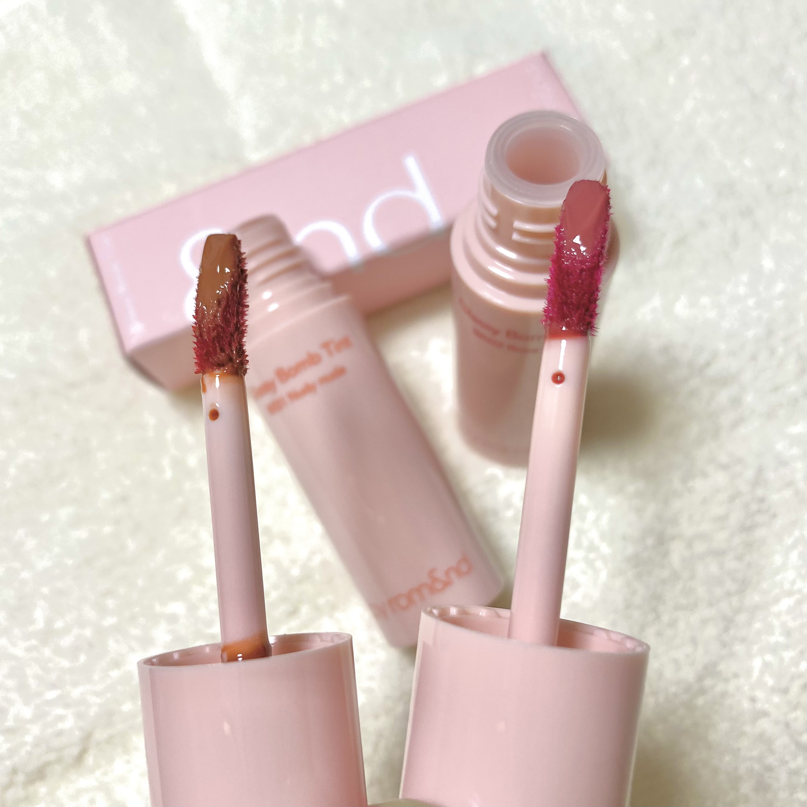 アンドバイロムアンド　グラッシーボムティント/&nd by rom&nd/リップティントを使ったクチコミ（2枚目）