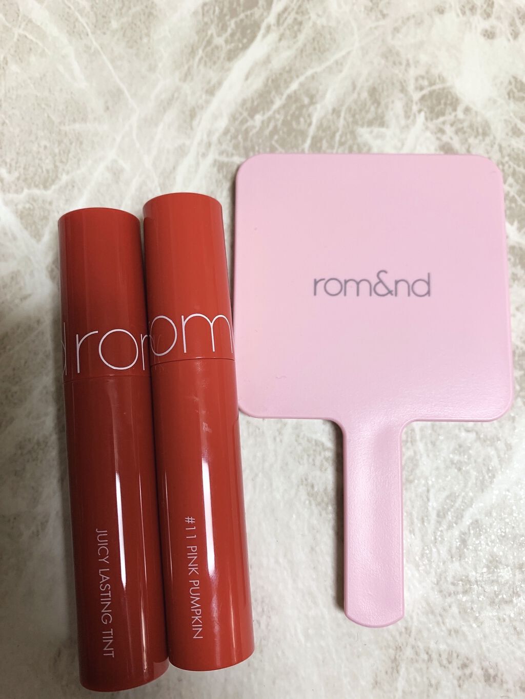 ジューシーラスティングティント/rom&nd/リップティントを使ったクチコミ（1枚目）