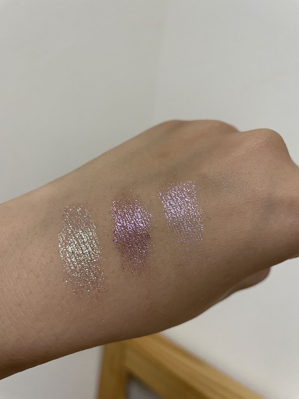 シェードシフター デュオクロム アイシャドウ コーリング ユア ブラフ！/M・A・C/単色アイシャドウを使ったクチコミ（2枚目）