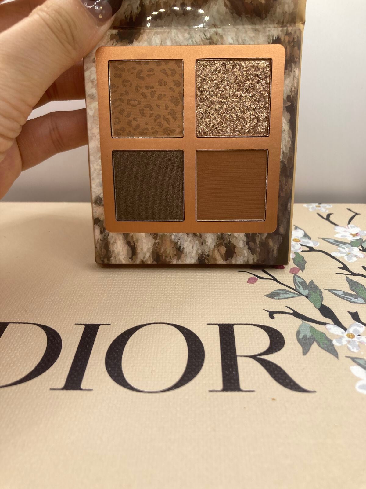 Venus Marble アイシャドウキャットシリーズ/Venus Marble/アイシャドウパレットを使ったクチコミ(2枚目)