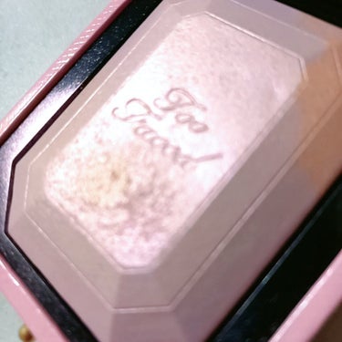 Too Faced ダイヤモンドライト マルチユース ハイライターのクチコミ「\ 圧倒的かわいさ💓
 ずっとずっと欲しかったハイライト買いました！！！ /

୨୧┈┈┈┈┈.....」（3枚目）