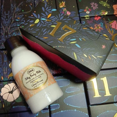 SABON　2023年アドベントカレンダー開封１７日目🎁
１７日目はボディローション❥シトラス・ブロッサム

開けた瞬間、え。すき。ってなった。
柑橘系のさわやかな香りに、ほんのり甘い香りが抜けてく感じ