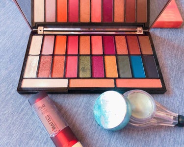 Revolution x Tammi Tropical Paradise Palette/MAKEUP REVOLUTION/アイシャドウパレットを使ったクチコミ（3枚目）