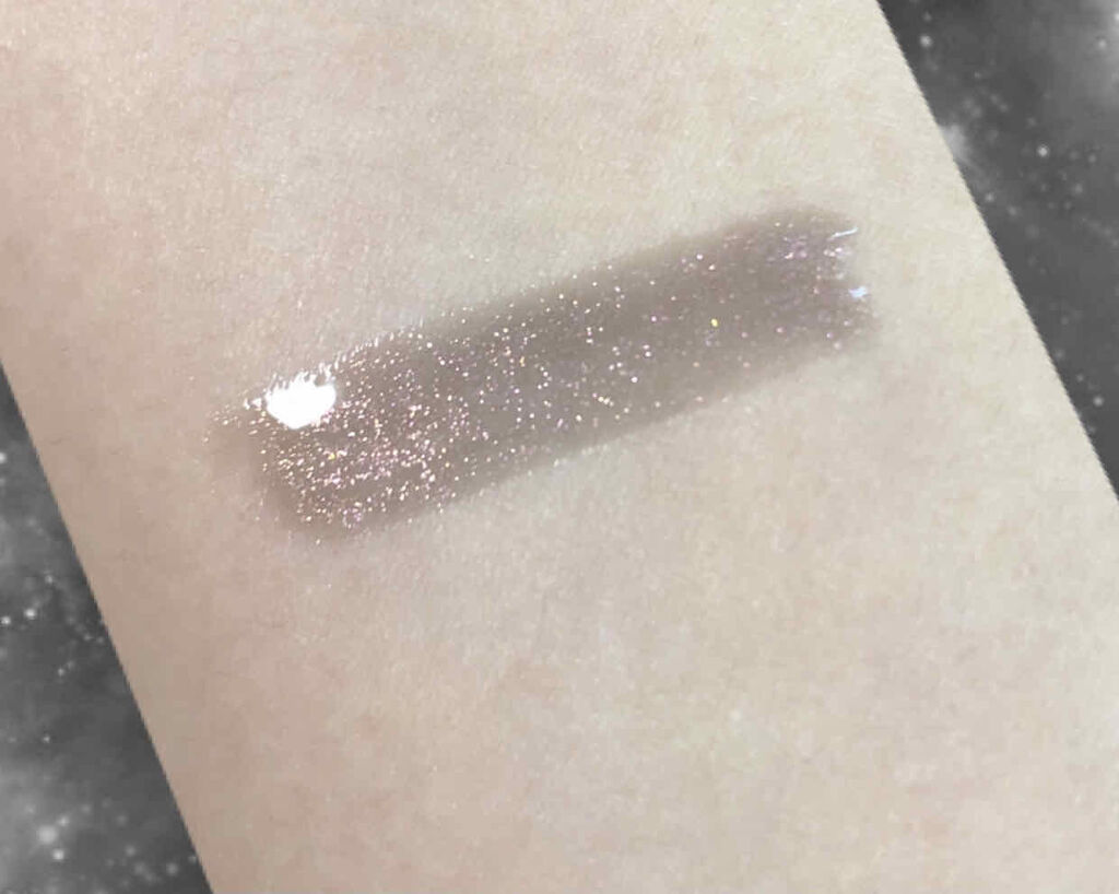 LIP38℃ +UnFrame<ホログラフィック>/UZU BY FLOWFUSHI/リップグロスを使ったクチコミ（3枚目）