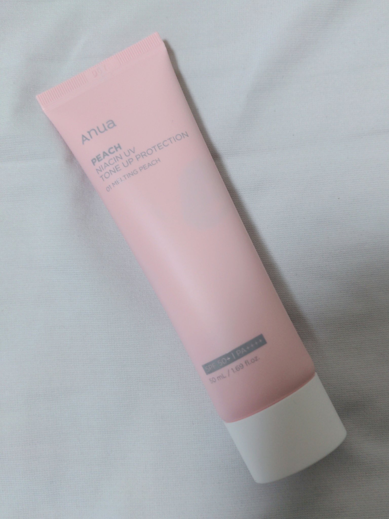 Anua　桃ナイアシン UVトーンアッププロテクション


メガ割のおまけで頂きました！

私の場合顔に塗ると崩れ方が良くない気がしたので体用に使ってます！



