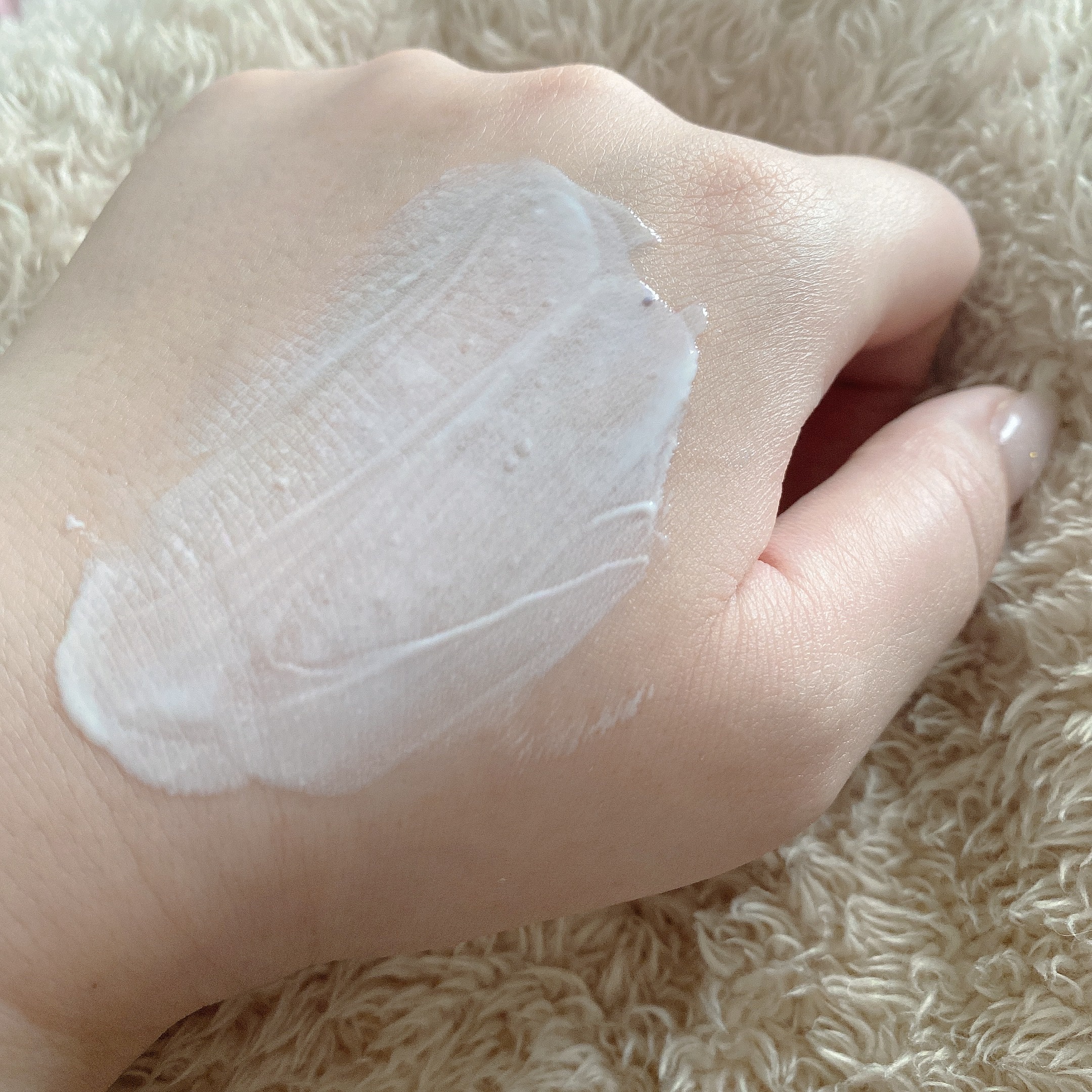 ヒアルーシカ ウォーターフィット サンセラム/SKIN1004/日焼け止めローションを使ったクチコミ（3枚目）