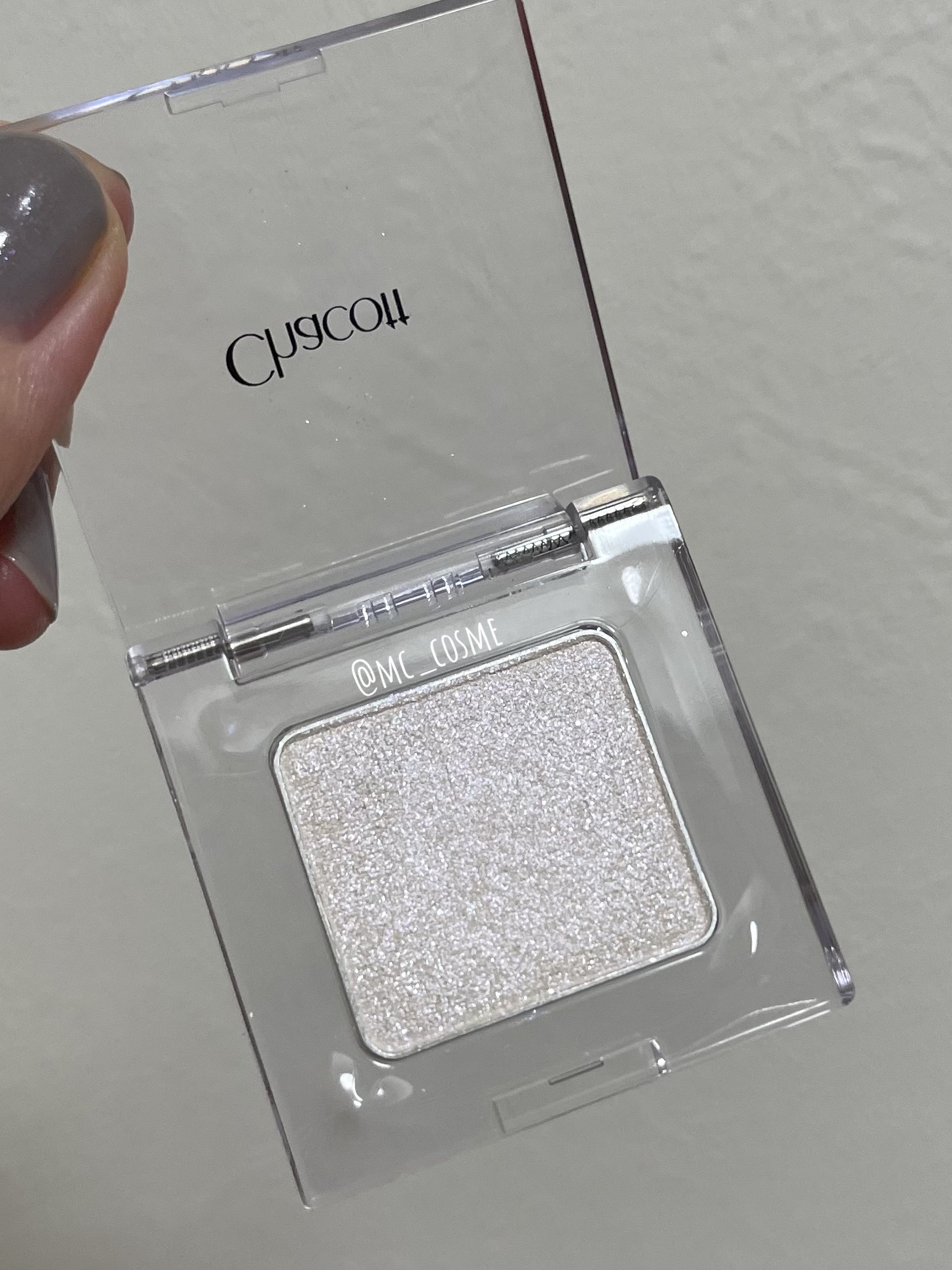 マルチカラーバリエーション トゥインクル/チャコット・コスメティクス/単色アイシャドウを使ったクチコミ（2枚目）