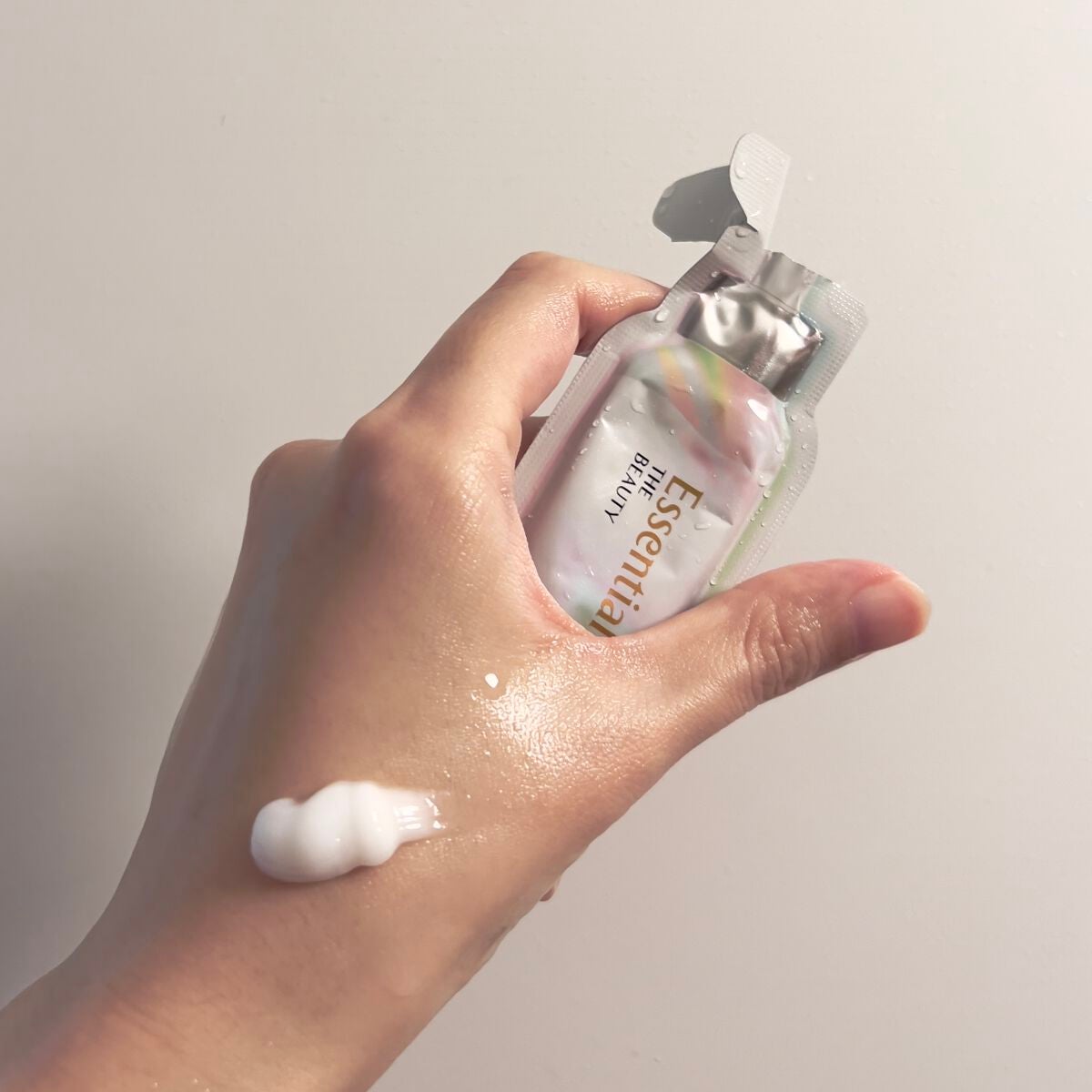 ザビューティ うるツヤチャージヘアパック/エッセンシャル/ヘアマスク・ヘアパックを使ったクチコミ(1枚目)