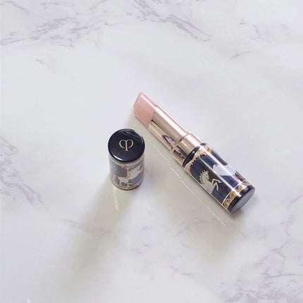 クレ・ド・ポー ボーテ ソワンUVレーブルのクチコミ「クレドポーボーテは口紅もそうですが、リップのカットが独特で唇にフィットしやすい形だと思います。.....」(1枚目)