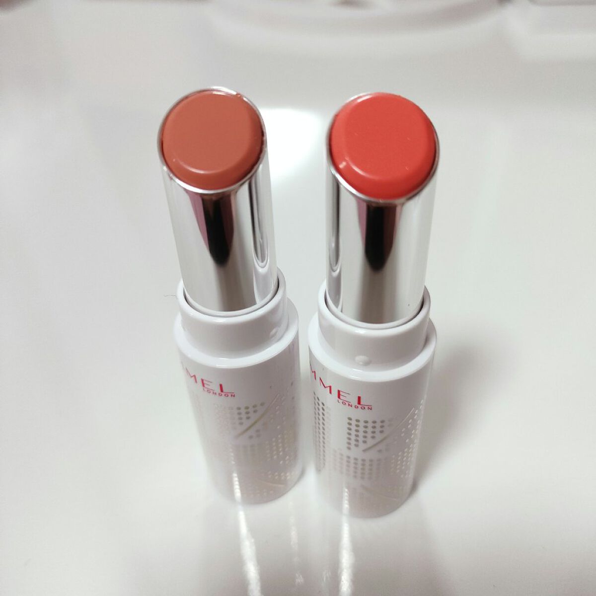 プリズム パウダーアイカラー 032 マンゴーゴールド/リンメル ロンドン/単色アイシャドウを使ったクチコミ（2枚目）