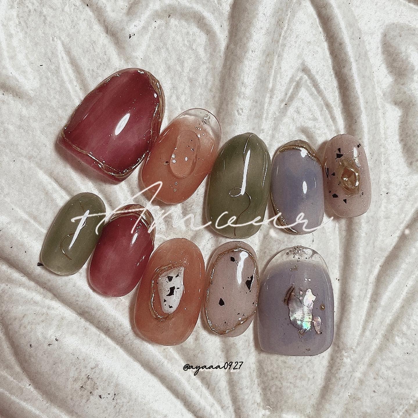 #手描きネイルのネイルデザイン