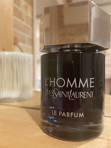 L'Homme Le Parfum by Yves Saint Laurent

2020年に発売さたイブサンローランの香水

男性用のはずですが
爽やかでアロマな香りがするので
女性でも使えると思いま