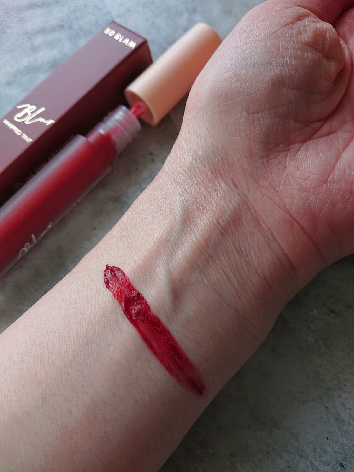 ブラーホイップド リップティント /SO GLAM/リップティントを使ったクチコミ（3枚目）