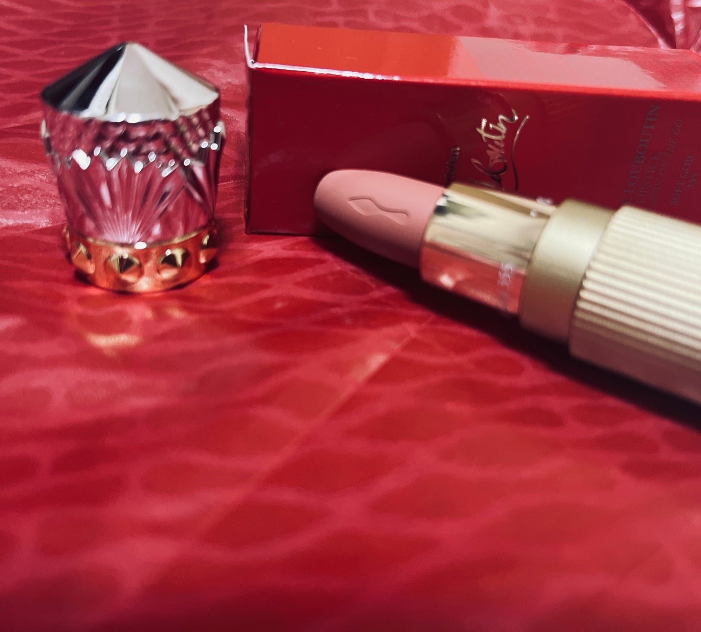 ルージュルブタン シルキーサテン クリスチャン ルブタン