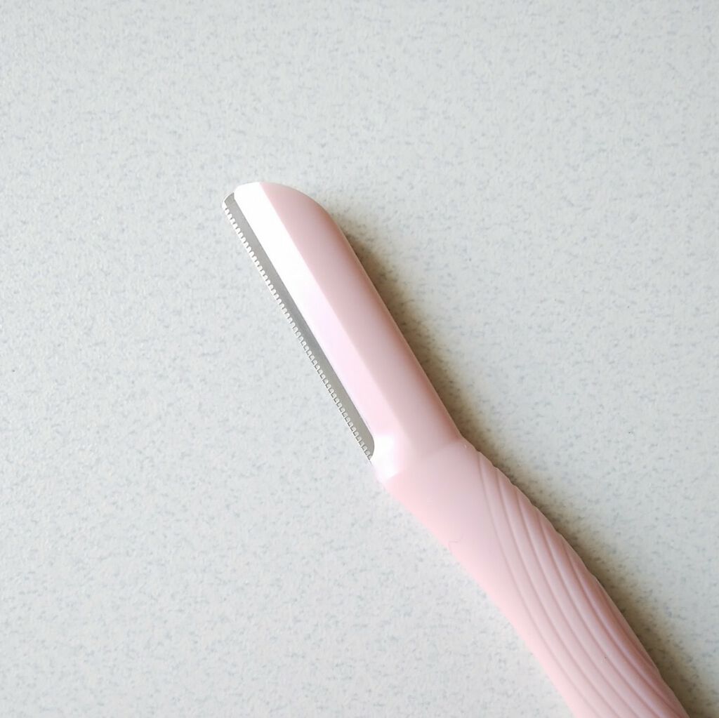 domingo on LIPS 「女性向け#フェイス用シェーバー#シックプレミア敏感肌用Lディス..」(3枚目)