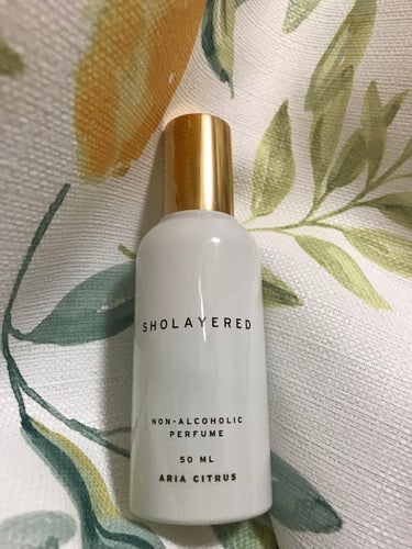 SHOLAYERED    LAYERED FRAGRANCE
NON-ALCOHOLIC PERFUME
ARIA CITRUS


シトラスの爽やかな香りの中にオレンジの丸みのある甘さ、少しの苦味を