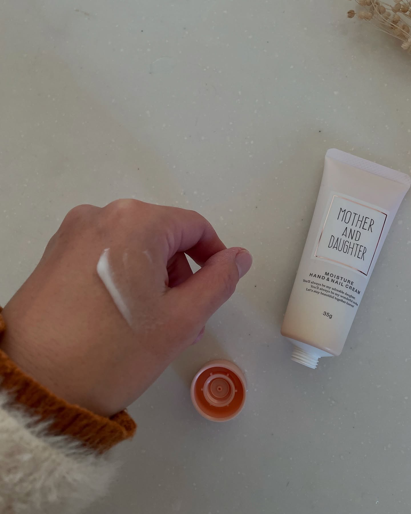 モイスチャーハンド＆ネイルクリーム ミュゲの香り/Mother&amp;Daughter/ネイルオイル・トリートメントを使ったクチコミ（3枚目）