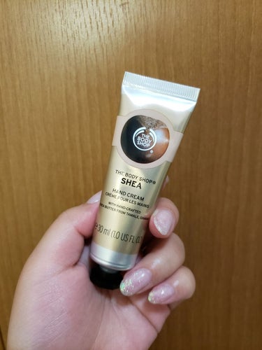 
🌟THE BODY SHOP   ハンドクリームシア🌟

だいすきなハンドクリーム🤭💕💕

⭕️
·匂いもすき
·少量でのびる
·匂いのもちがいい
·しっとり感も長持ち
·しっかり保湿されるのにまった