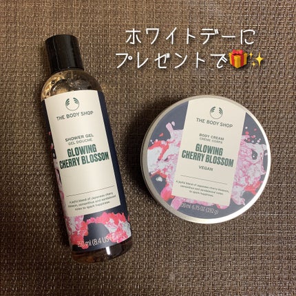 グロウイング チェリーブロッサム シャワージェル/THE BODY SHOP/ボディソープを使ったクチコミ(2枚目)
