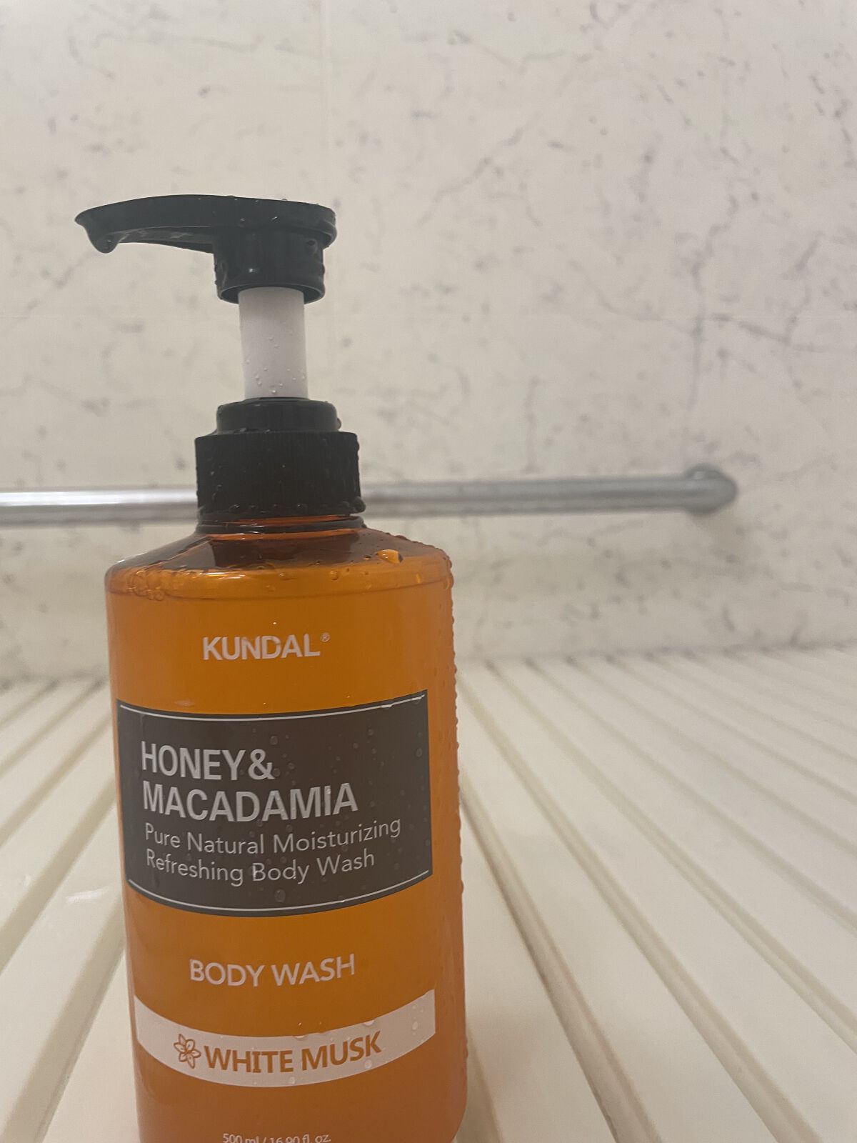 シュガーボディスクラブ ホワイトムスク/KUNDAL/ボディスクラブを使ったクチコミ（2枚目）