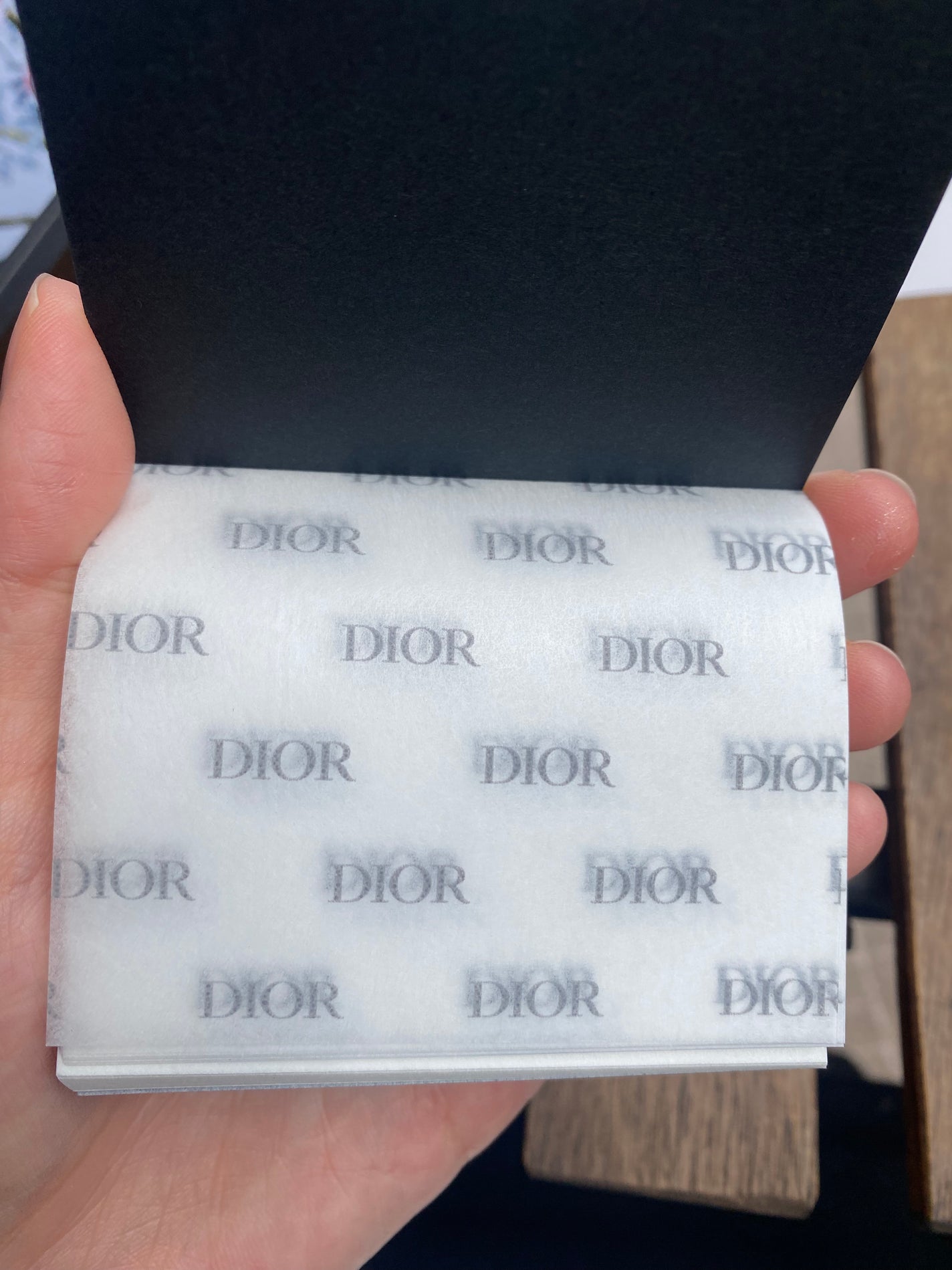 ぷぅぴぃ《紫コス部💜💗》 on LIPS 「ディオールスキンマティファイングペーパー100枚入り(オンライ..」(4枚目)