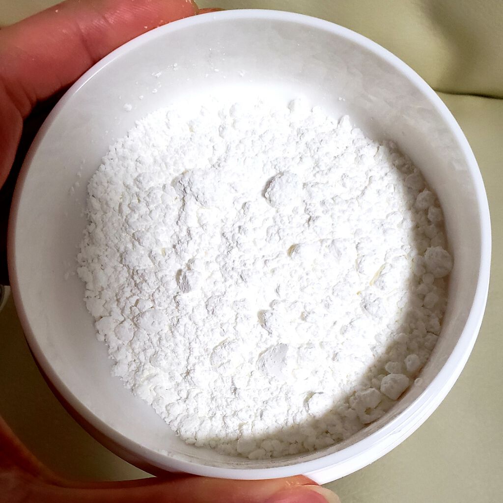 薬用さらさらデオドラントパウダー/デオナチュレ/デオドラント・制汗剤を使ったクチコミ(3枚目)