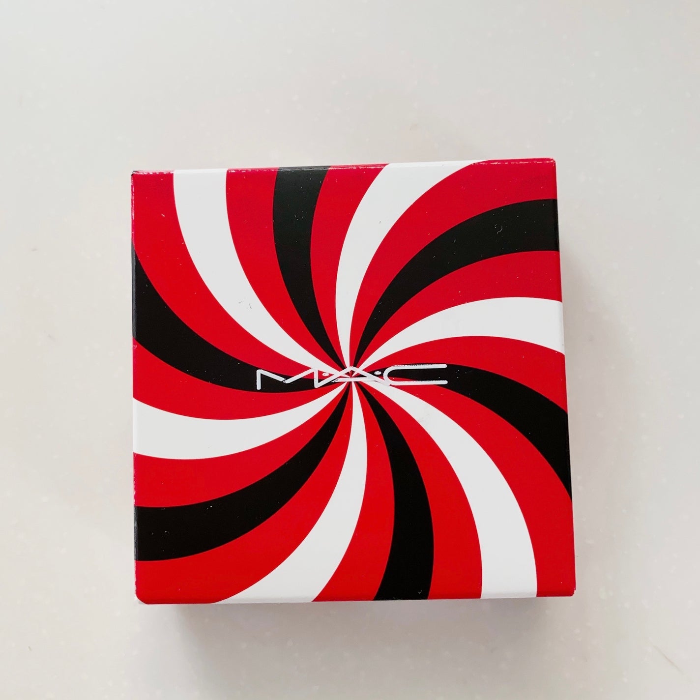 ハイパー リアル グロー デュオ /M・A・C/プレストパウダーを使ったクチコミ(3枚目)