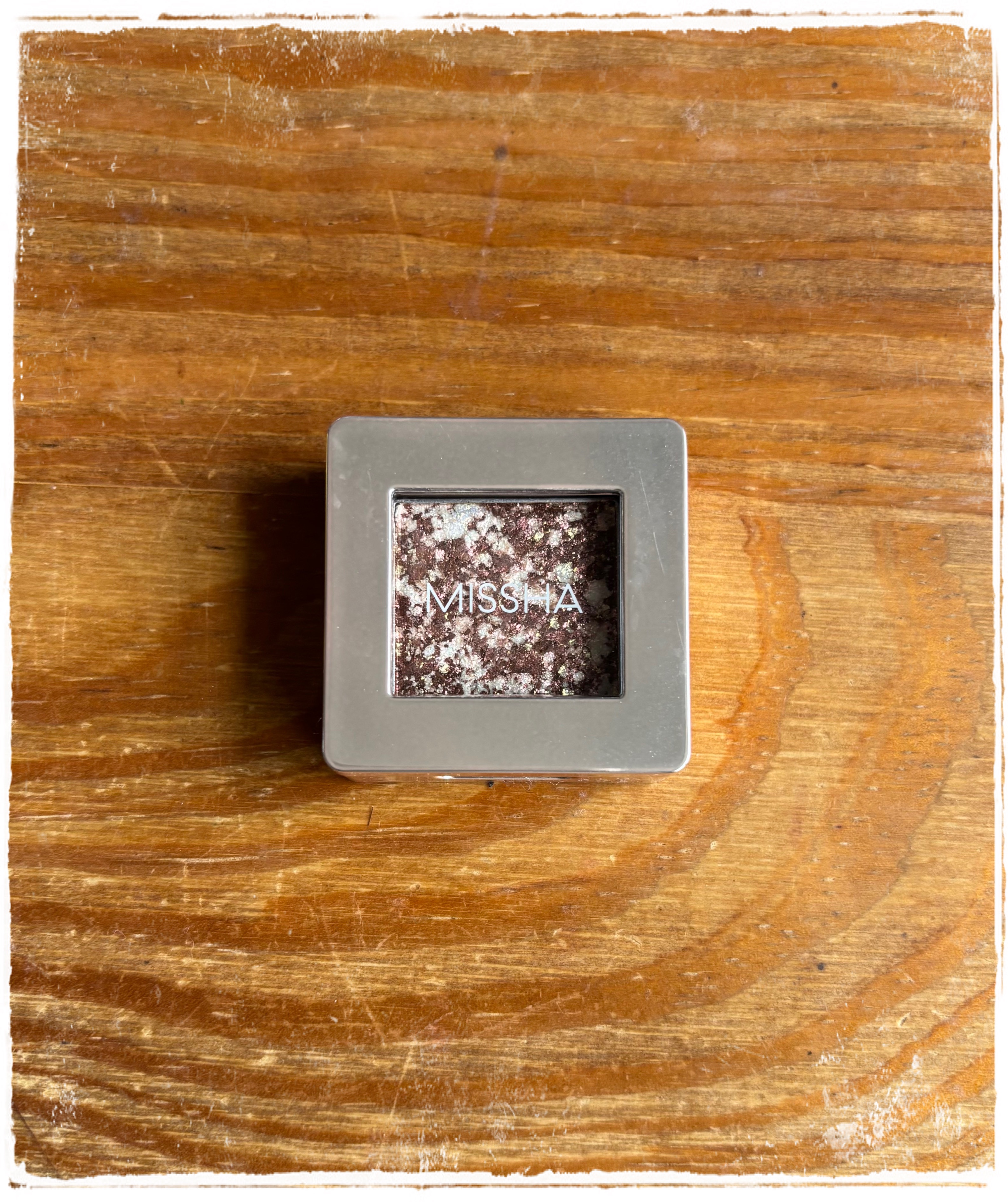 グリッタープリズム シャドウ/MISSHA/グリッターを使ったクチコミ（1枚目）