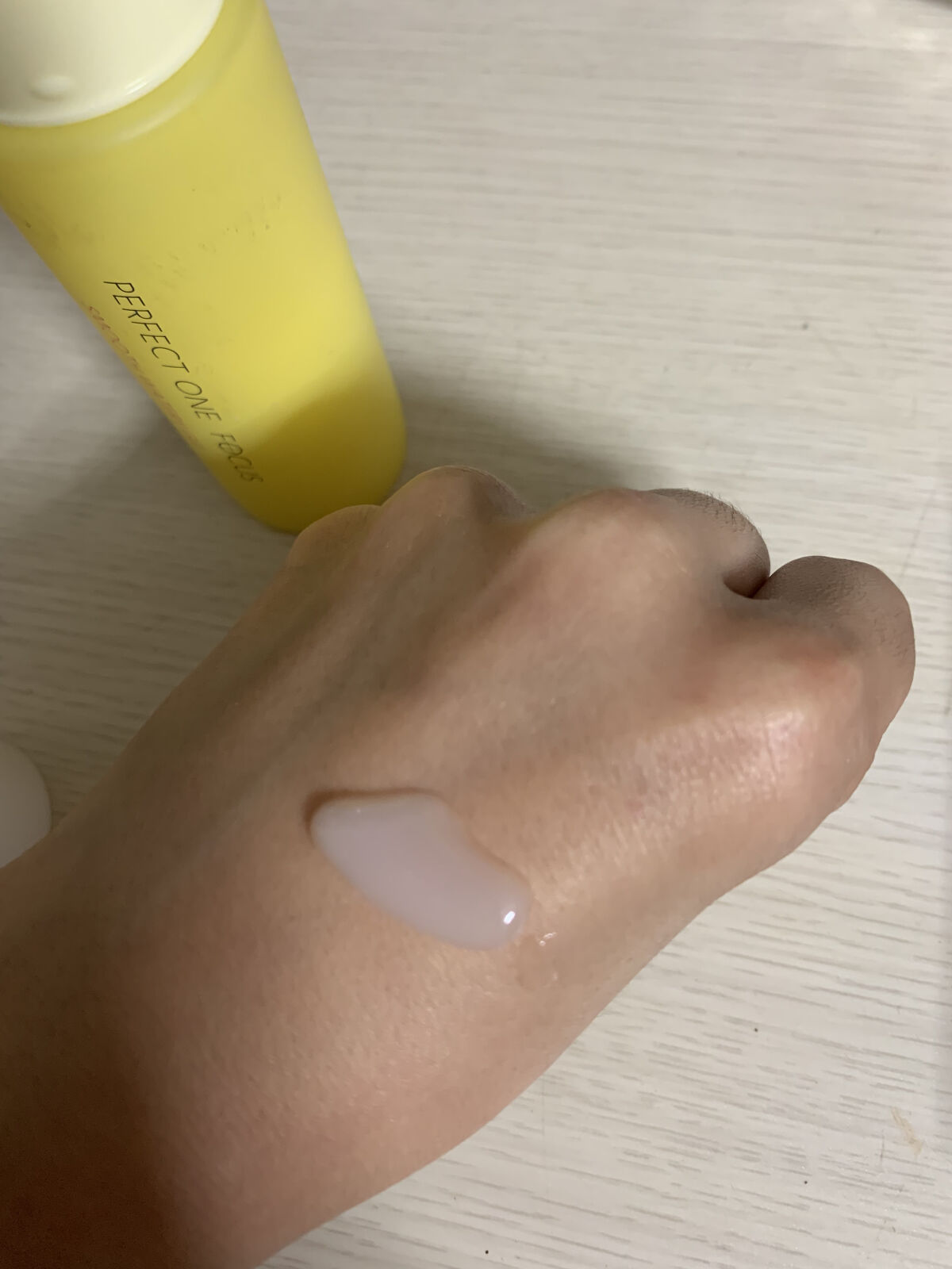 パーフェクトワンフォーカス スムースウォータリージェル/PERFECT ONE  FOCUS/オールインワン化粧品を使ったクチコミ（2枚目）