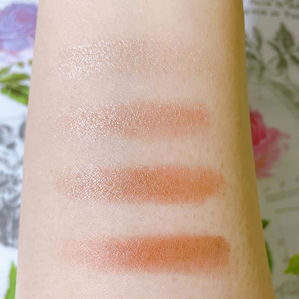 シルキースフレアイズ/キャンメイク/アイシャドウパレットを使ったクチコミ(2枚目)