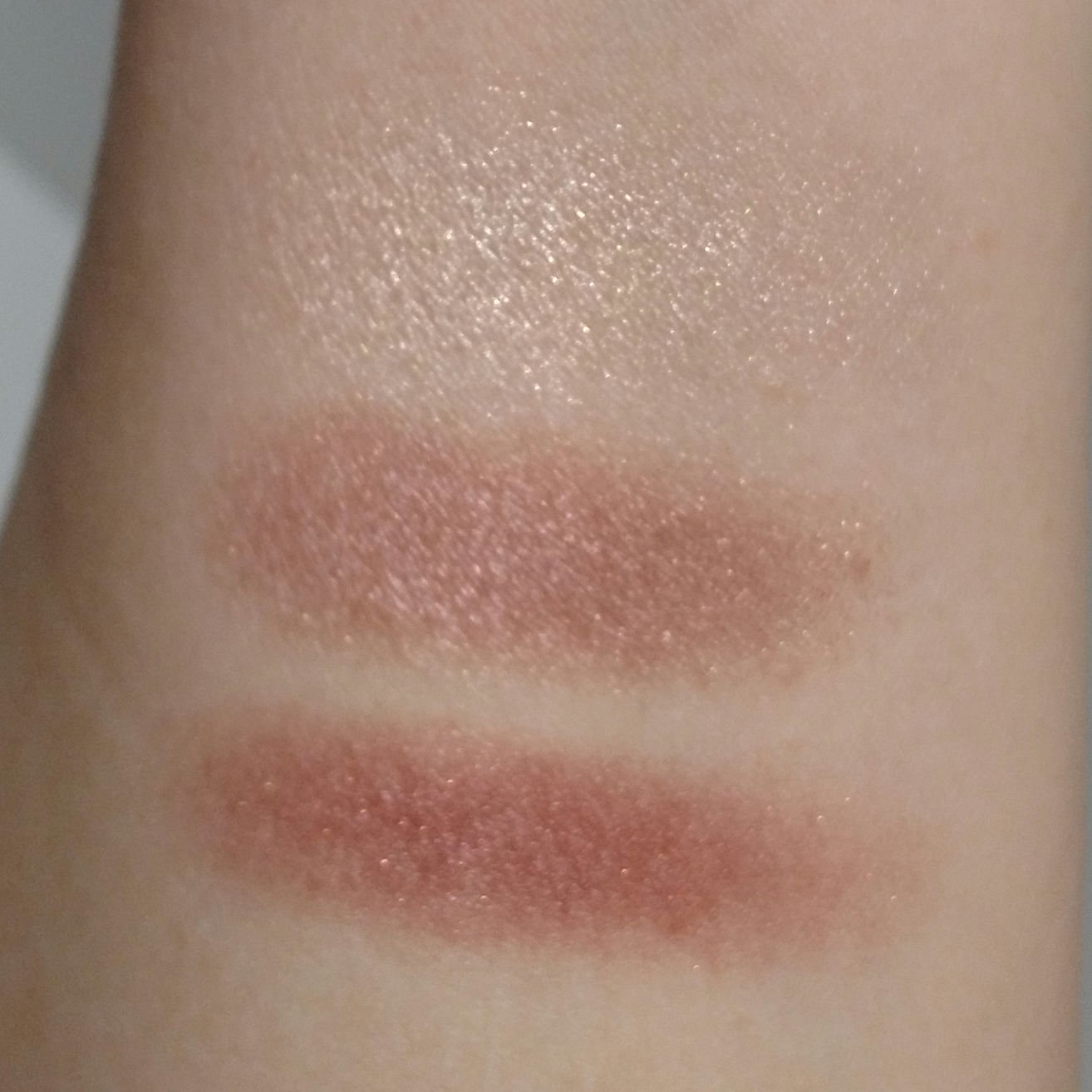 トーンアップアイシャドウ/CEZANNE/アイシャドウパレットを使ったクチコミ（2枚目）