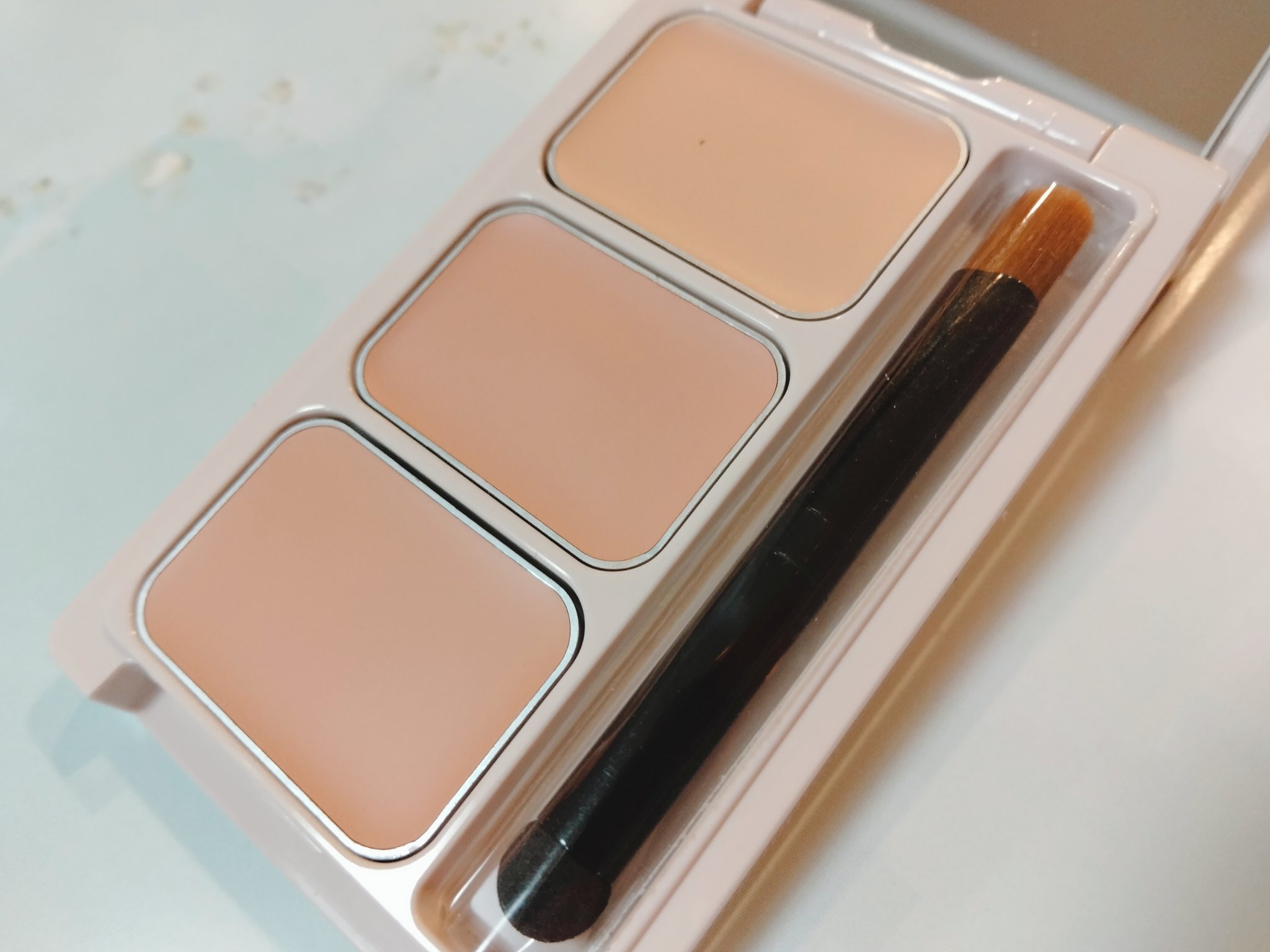 カバーパーフェクトコンシーラー/upink/パレットコンシーラーを使ったクチコミ（3枚目）