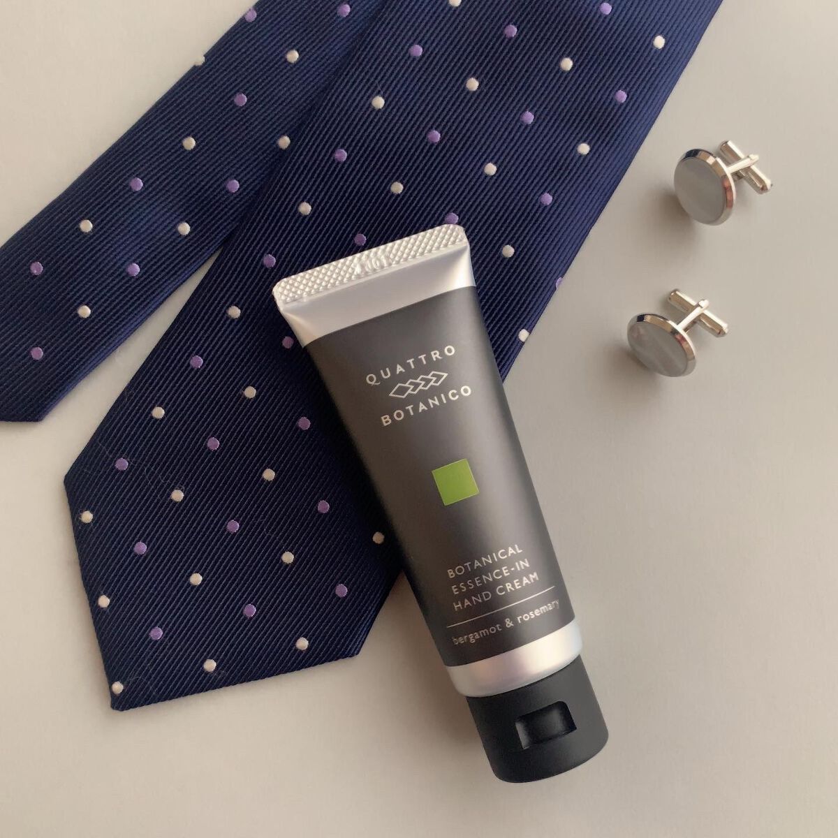 ボタニカルエッセンスインハンドクリーム (ライム＆ブラックベリー)/クワトロボタニコ/ハンドクリームを使ったクチコミ（1枚目）