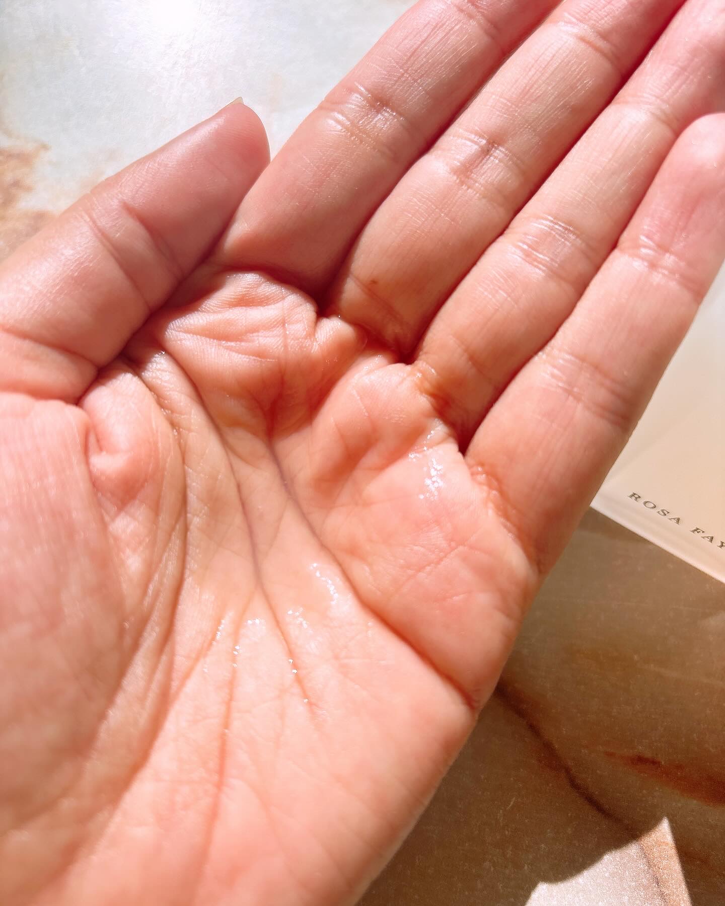ロサ セレナイト スノーローズ エッセンス クリスタルスキン ローション/ROSA FAYRE/化粧水を使ったクチコミ（3枚目）