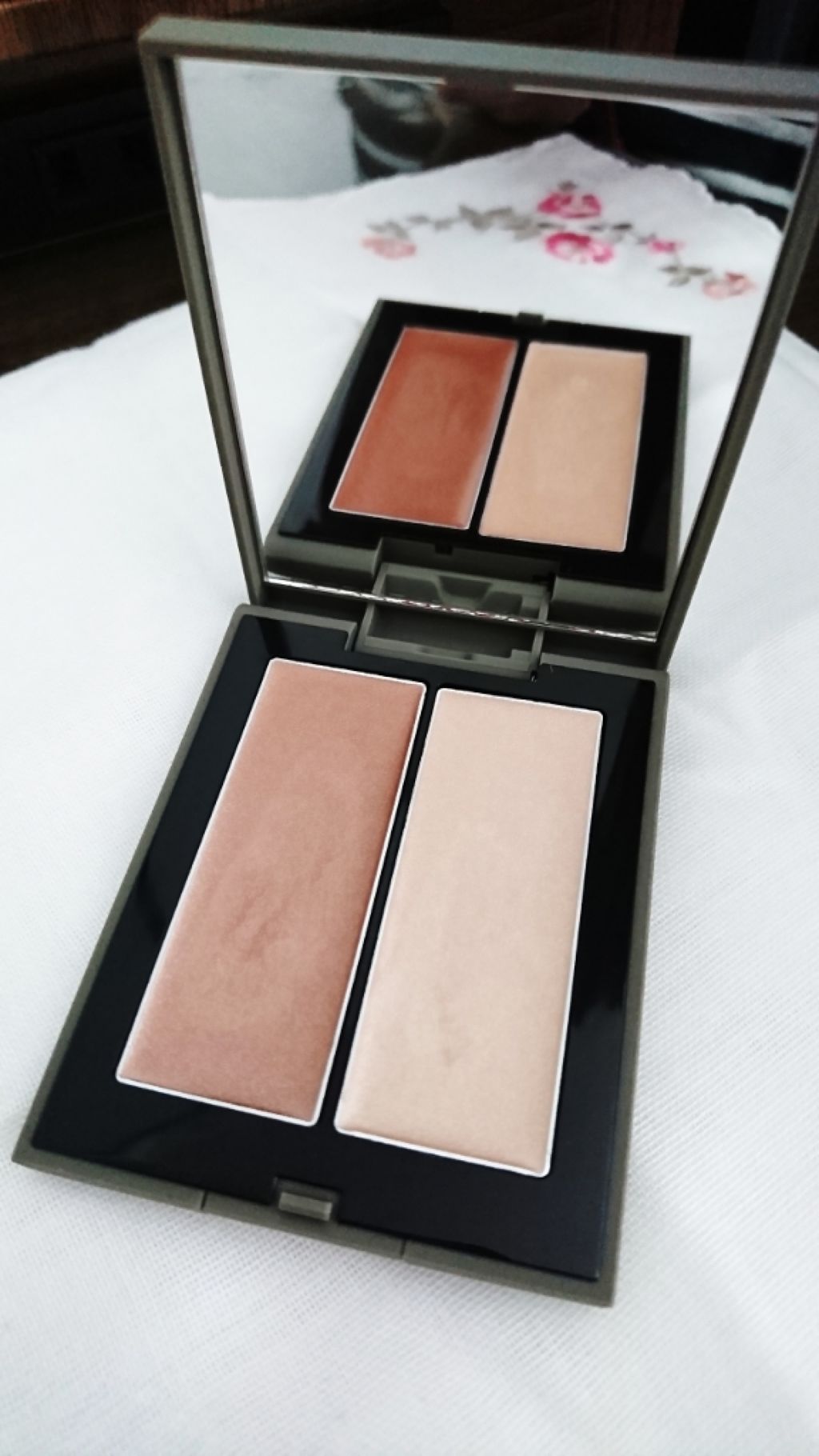 THREE シマリング グロー デュオ/THREE/クリームハイライトを使ったクチコミ(1枚目)