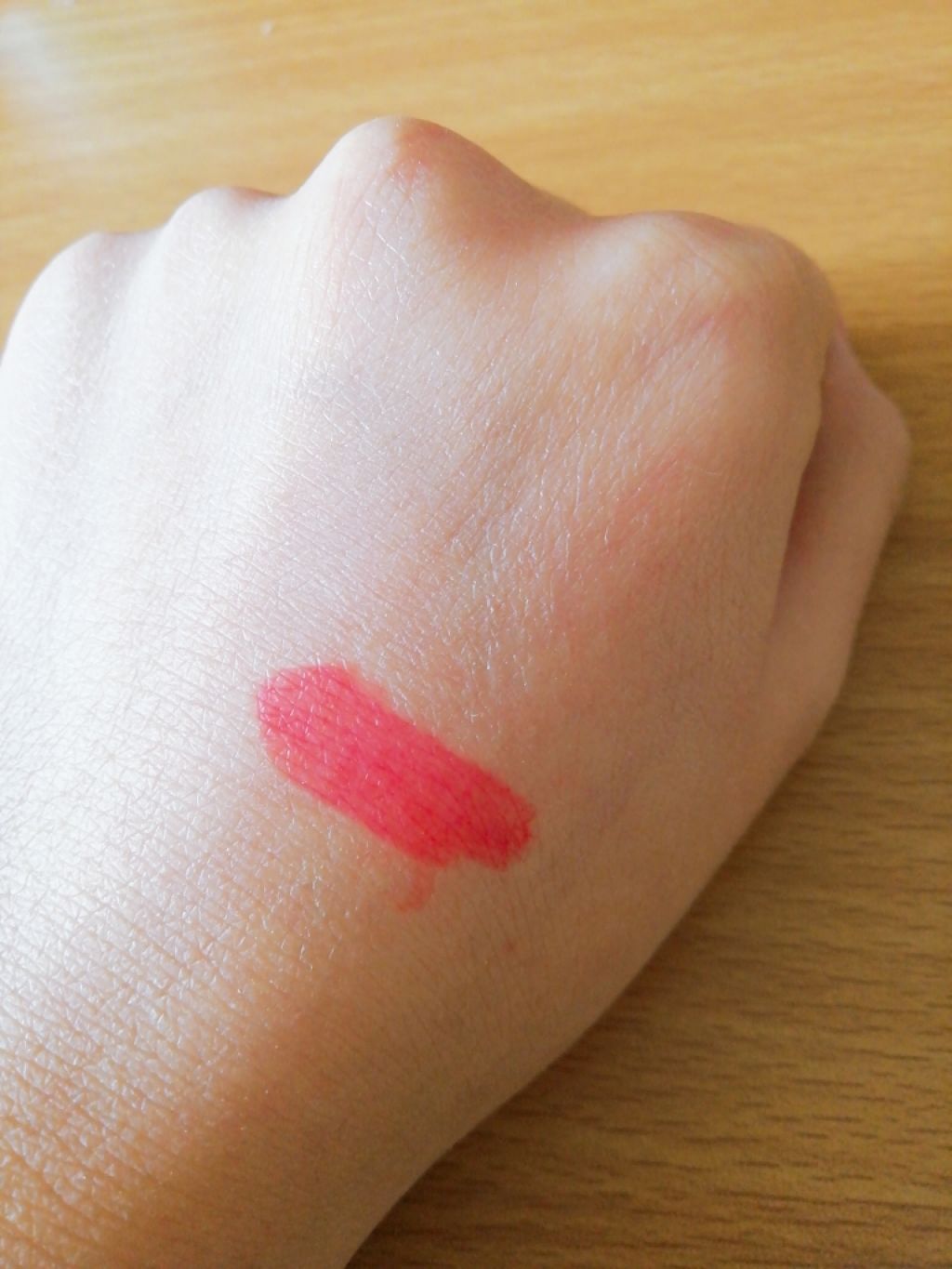 ピキビキ アートポップ エナメル ティント/TONYMOLY/リップティントを使ったクチコミ（3枚目）