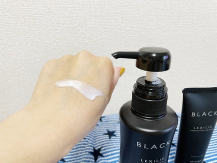 ブラック フレグランス スタイリング ヘアエッセンス/LEXILIS/アウトバストリートメントを使ったクチコミ(2枚目)