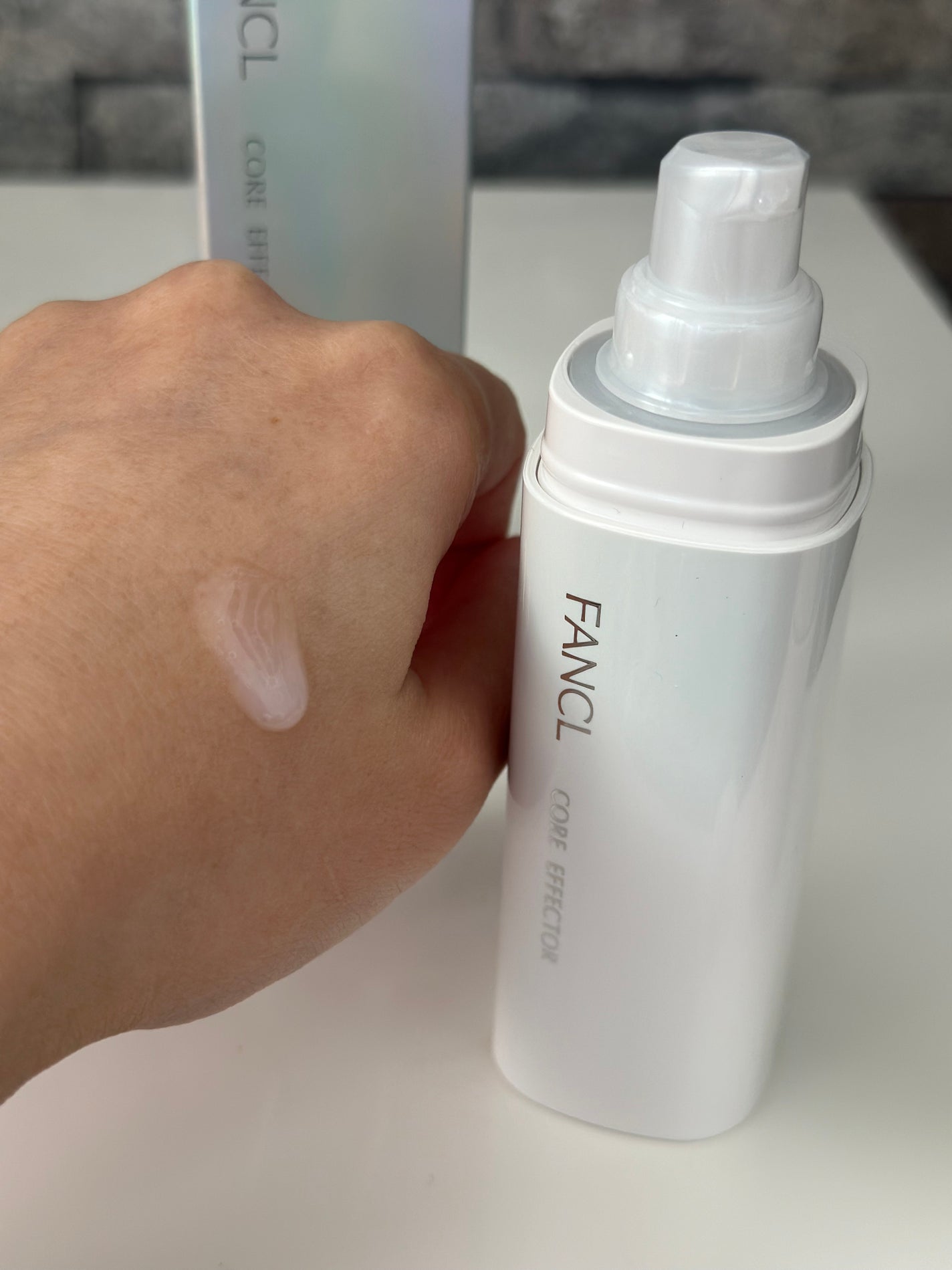 ð on LIPS ãã³ã¢ãšãã§ã¯ã¿ãŒ18ml8,030åïŒçšèŸŒïŒå
è¡åçŸå®¹æ¶²ã§ãâ..ãïŒ4æç®ïŒ