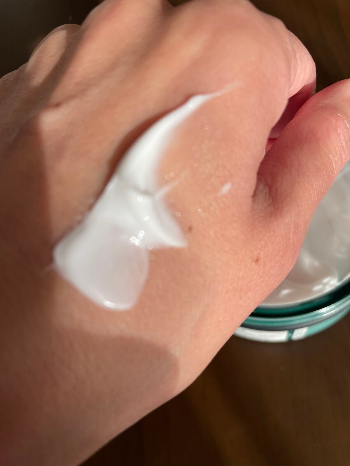 ウェルネス ボディジェルクリーム ユーカリ& ローズマリー/THE BODY SHOP/ボディクリームを使ったクチコミ(3枚目)