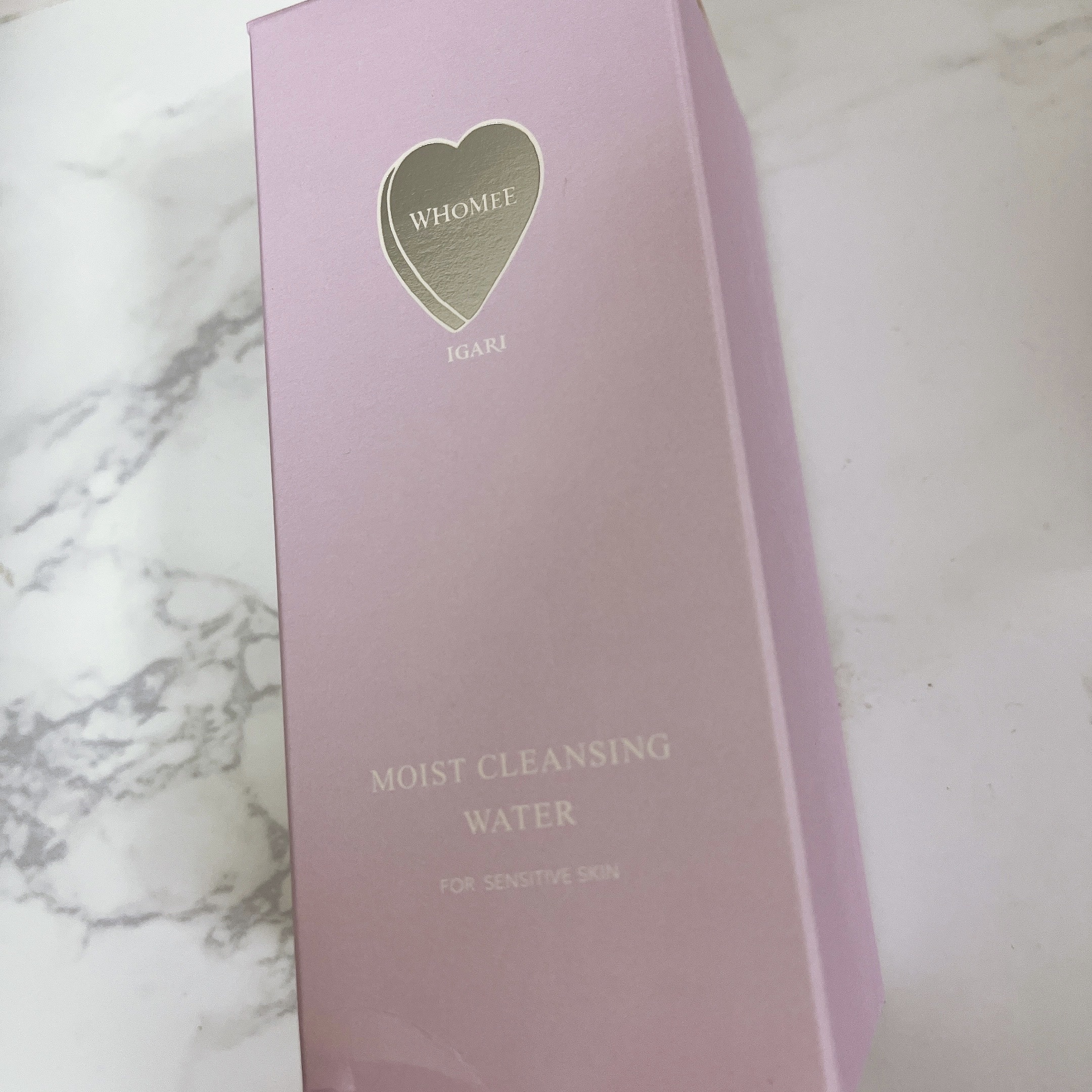 WHOMEE モイストクレンジングウォーターのクチコミ「WHOMEE『モイストクレンジングウォーター』

プッシュタイプ。無香料。

帰宅後に部屋でゴ.....」（1枚目）