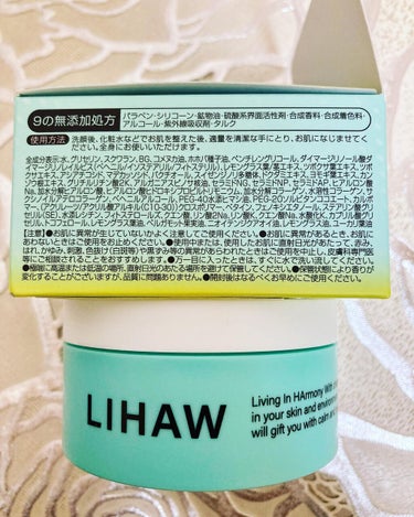 株式会社ピュールさんのLIHAW ディープモイスチャークリーム。
ハックドラックさんで入手しました。

こちらの商品は、最近流行りのCICAクリームです。

4種のCICAエキスと植物エキスが含まれており、
乾燥や肌あれを防ぎ、濃密セラミドが肌のバリア機能をサポートしてくれます。
また、コラーゲン、ヒアルロン酸を配合し、
うるおい感アップしてくれます。
さらに、エイジングケアをしたい敏感肌の方のために、天然由来のハリツヤ付与成分も配合しています。

しっとりうるおい、みずみずしいツヤ肌を実現してくれます。

私もこれまでに他社さんのCICAクリームやバックを使ってみて、肌荒れが良くなった経験があるので、
期待感いっぱいで、こちらの商品も早速試してみました。

使い方は
洗顔後、化粧水などで肌を整えた後、適量を手に取りお肌に馴染ませるだけです。
全身に使えるので、ボディケアにも良さそうです！
使い方のコツとしては
CICAクリーム独特の白くてこってりとしたテクスチャなので、よく肌になじませるのがポイントですね♪

使ってみた感想としては、
顔の乾燥にも良いですが、この時期体の乾燥にも悩むので、ボディケアにも使えそうだなと思いました。
冬、私は特に、足のひざやすねがガサガサすることがありますが、
お風呂上がりに使うと、すごく良いです♡

肌荒れや乾燥、赤み肌に悩んでる人にとってもおすすめですよ。

#LIHAW
#リハウ
#ディープモイスチャークリーム 
#美容垢 
#美容垢さんと繋がりたい 
#美容垢さんフォロバします 
#cica 
#乾燥肌 
#敏感肌スキンケア 
#敏感肌の画像 その2