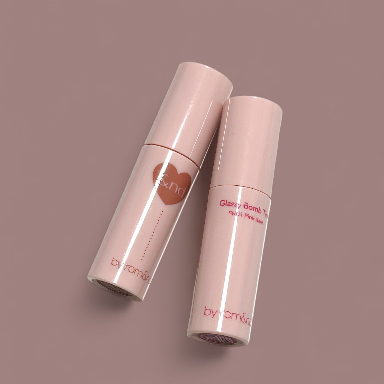 アンドバイロムアンド グラッシーボムティント/&nd by rom&nd/リップティントを使ったクチコミ(1枚目)